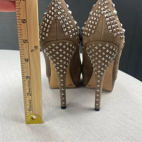 Vince Camuto Malaya Brown Tan Studded Pumps Heels Womens Size 7.5 - Picture 6 of 10